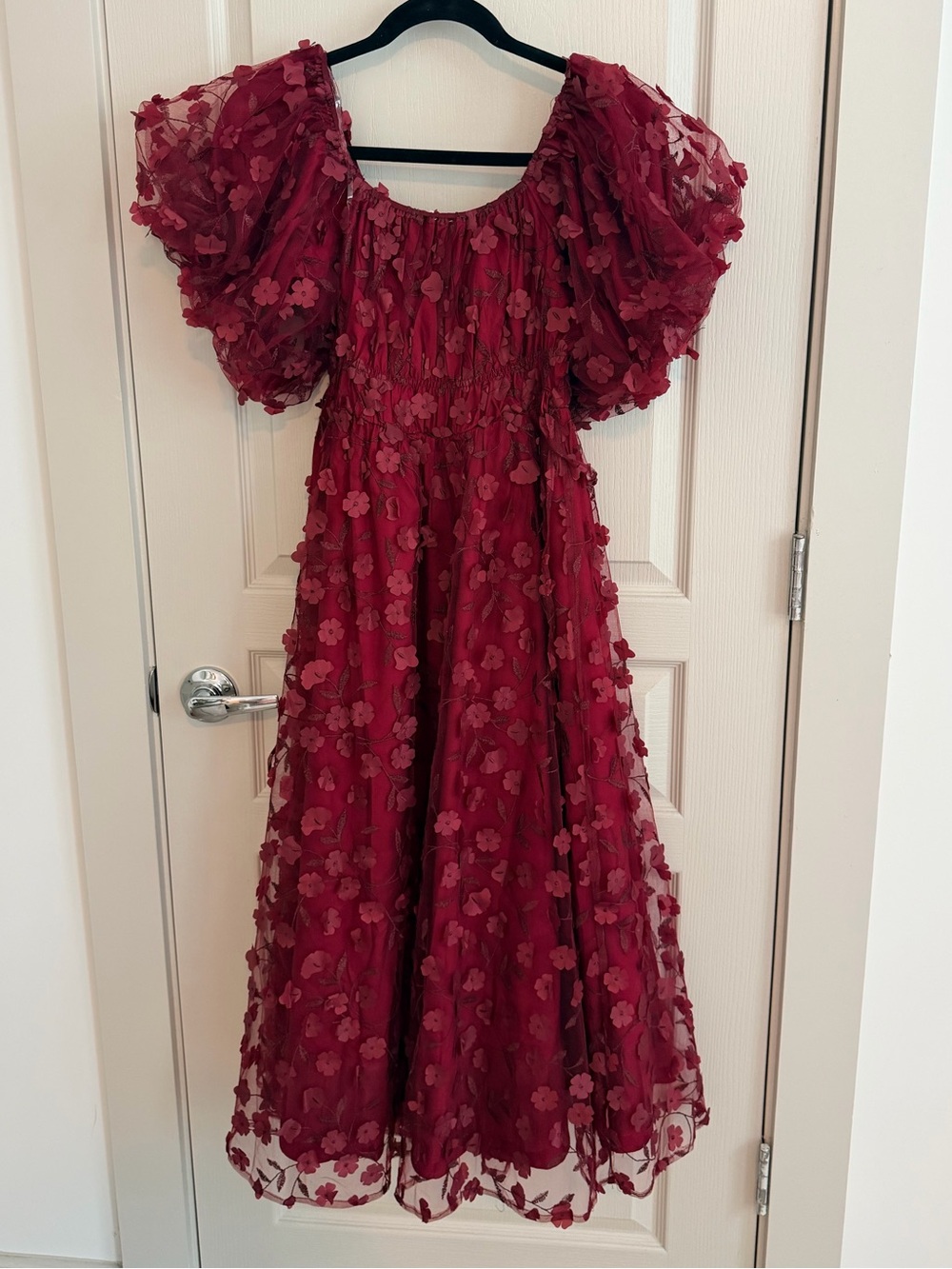 Burgundy Floral Midi Dress with Puff Sleeves - Picture 3 of 3
